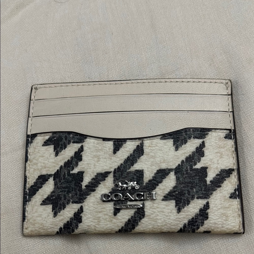 GUC Coach Houndstooth Card Holder
